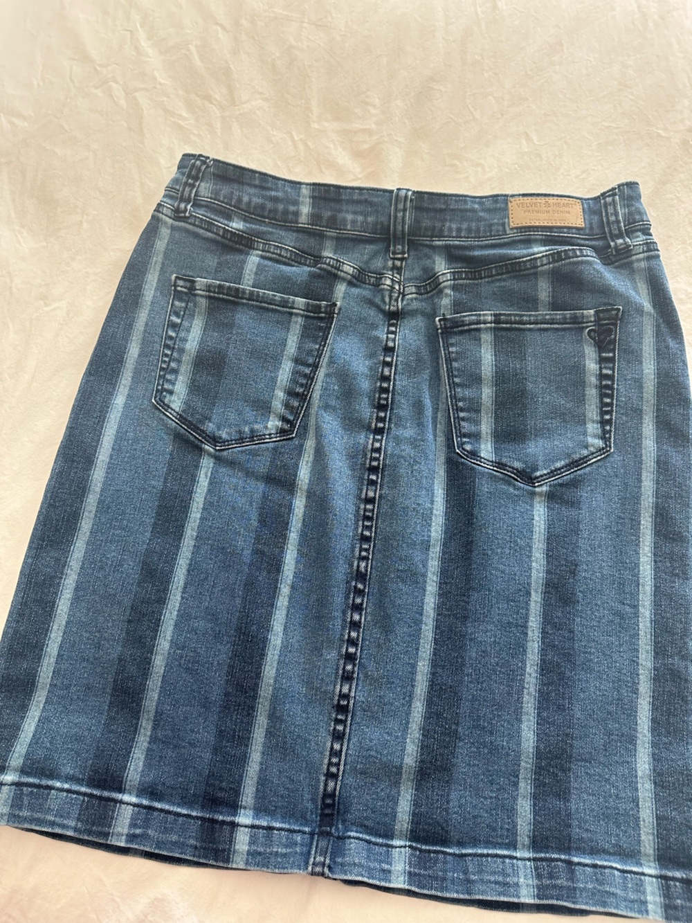 Velvet Heart Blue Striped Button-Front Denim Skirt, size 29 - Picture 9 of 12